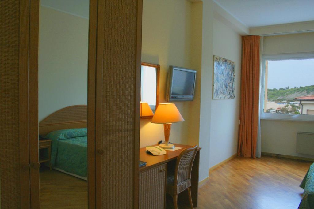Hotel Scogliera Numana Kamer foto